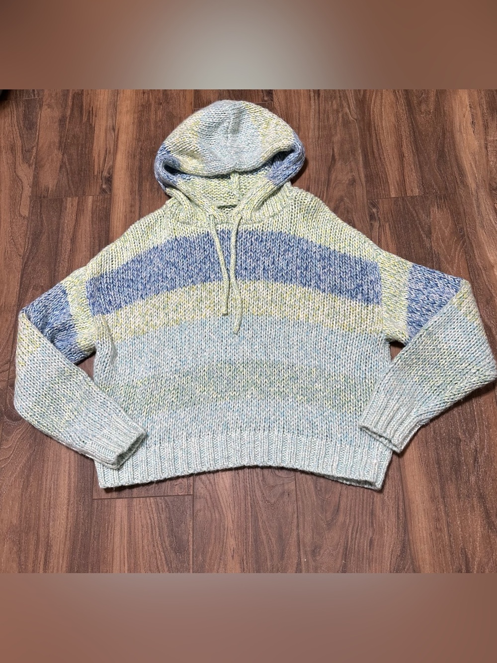 American Eagle Pastel Women’s Cropped Hooded Cable Knit Sweater M Striped